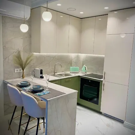 New Luxury & Free Parking *