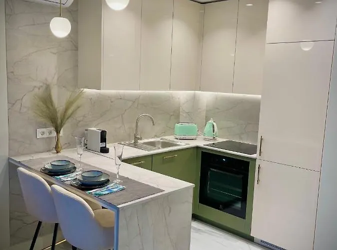 New Luxury & Free Parking *