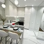 New Luxury & Free Parking וילנה
