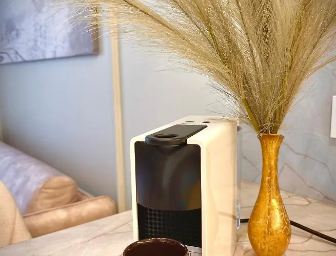 New Luxury & Free Parking